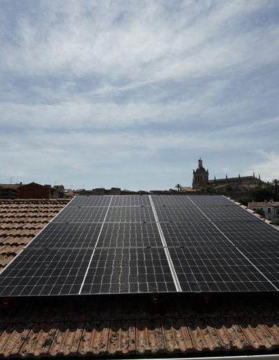 Instalación de placas solares para autoconsumo en una vivienda de Coria