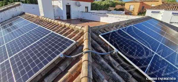 Instalación fotovoltaica en San Luis de Sabanillas
