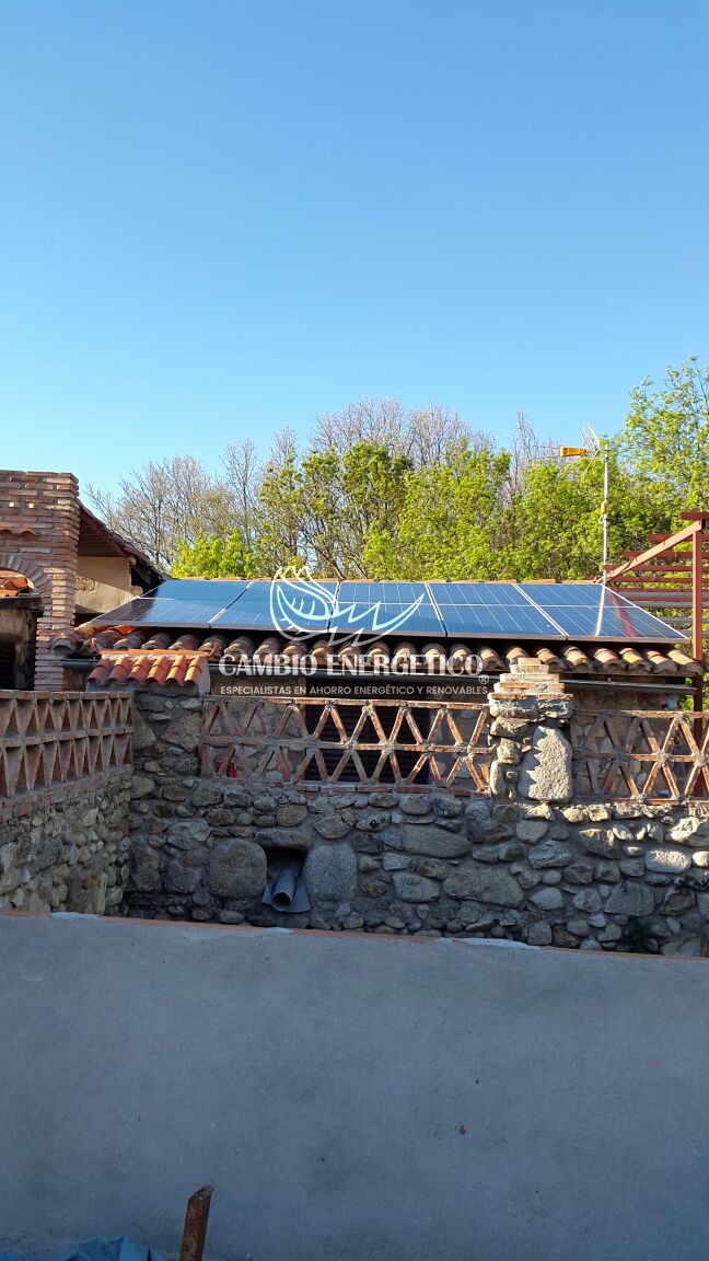 Instalación fotovoltaica aislada Cáceres