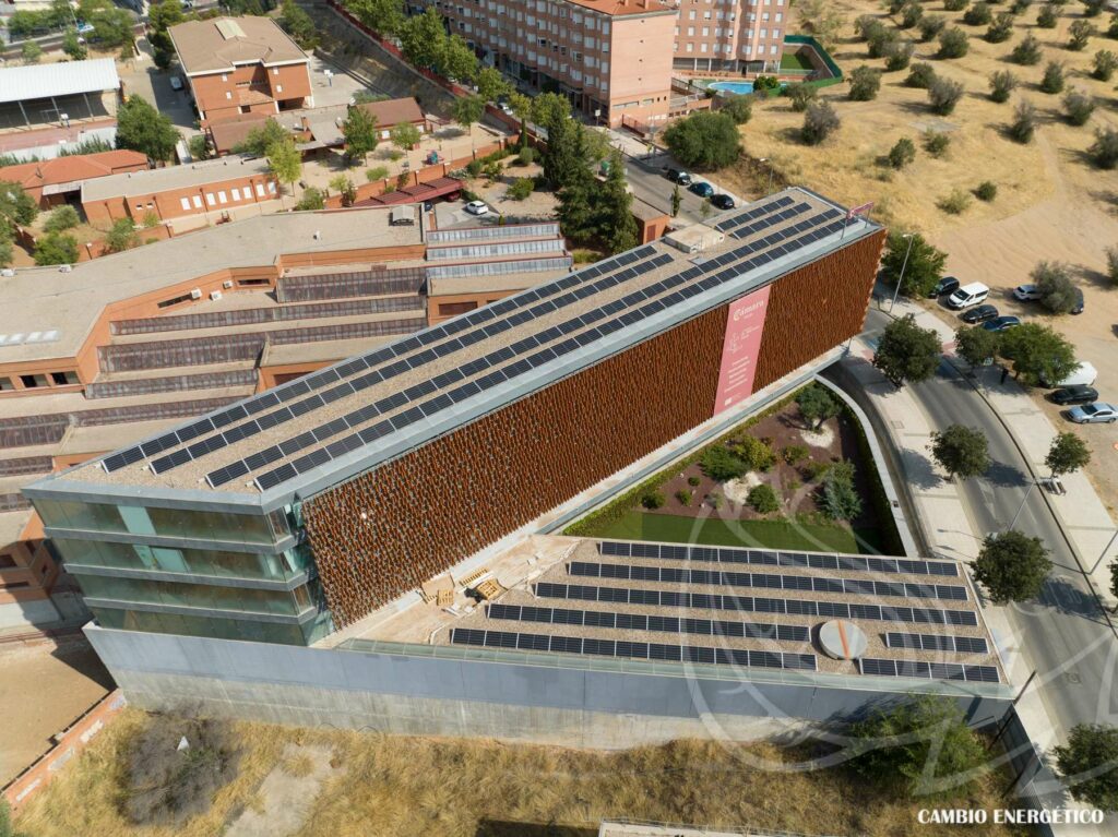 instalación de placas solares en la Cámara de Comercio de Toledo 