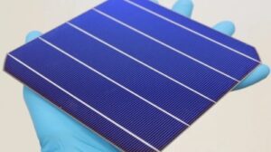Célula solar con tecnología de heterounión