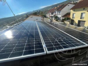 Detalle de paneles solares para autoconsumo