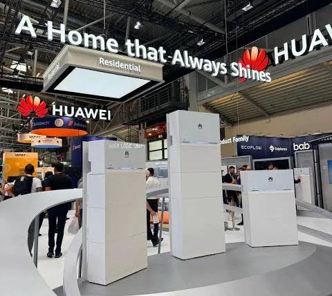 Diferentes tamaños del sistema todo-en-uno Huawei LUTERRA S2