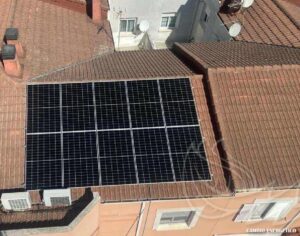 Instalación de paneles solares para autoconsumo en una vivienda de Coria