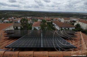 Instalación de placas solares para autoconsumo en una vivienda de Cañaveral, Cáceres
