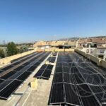 Instalación de autoconsumo fotovoltaico con orientación Este-Oeste de las placas solares