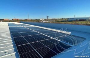Instalación de paneles solares para autoconsumo en una empresa de logística en Mérida