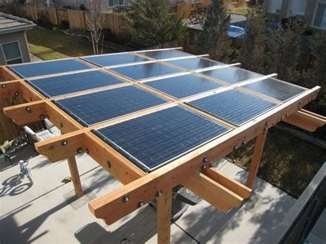 Pérgola solar de madera