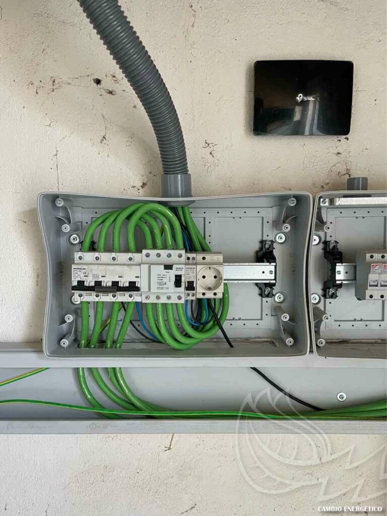Protecciones de la instalación de placas solares en una empresa agrícola de Madrid