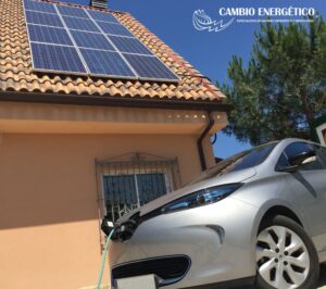Recarga de vehículo eléctrico con energía solar