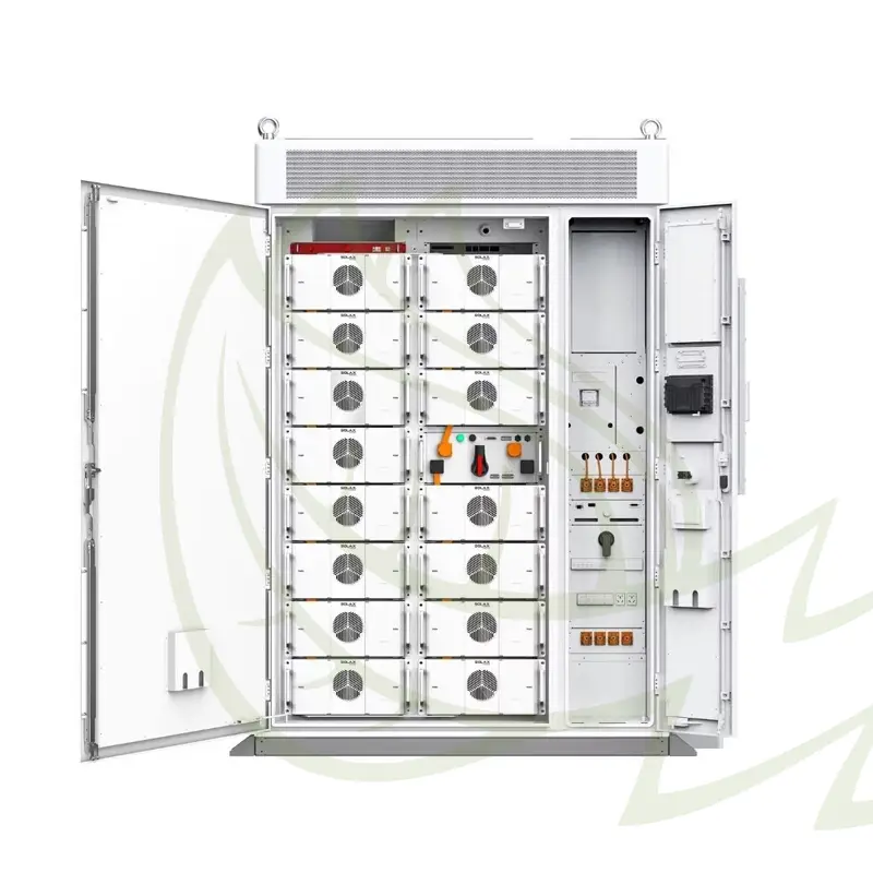 Batería industrial Solax Power de 215 kWh vista frontal abierta