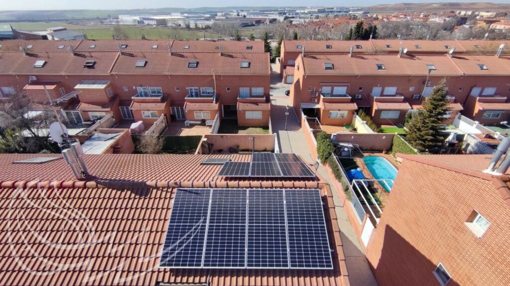 instalacioens placas solares a dos aguas