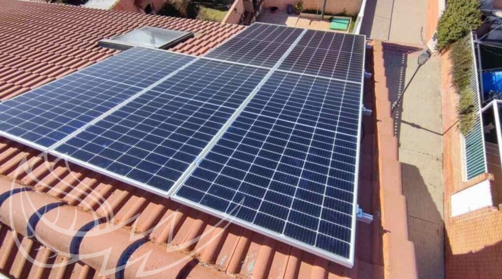 detalle de otro agua de la instalación de paneles solares