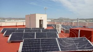 Portada de instalación solar fotovoltaica en una industria de Alicante