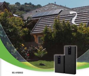 Inversor RS Hybrid de Riello para instalaciones fotovoltaicas residenciales
